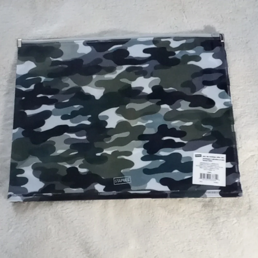 STAPLES CAMO POLY SLIDE ENVELOPES! NEW!! BUNDLE OF 10